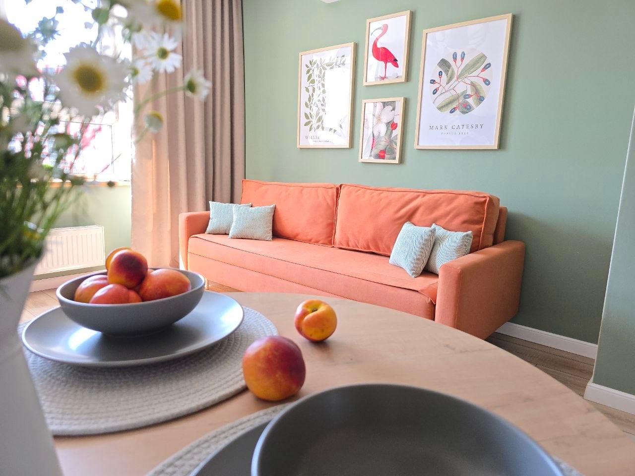 Гостиная в современном стиле — готовая к сдаче квартира